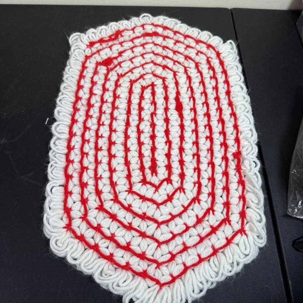 Vintage Hand-Crocheted‎ Placemats Set of 4 Red & White Oval 18